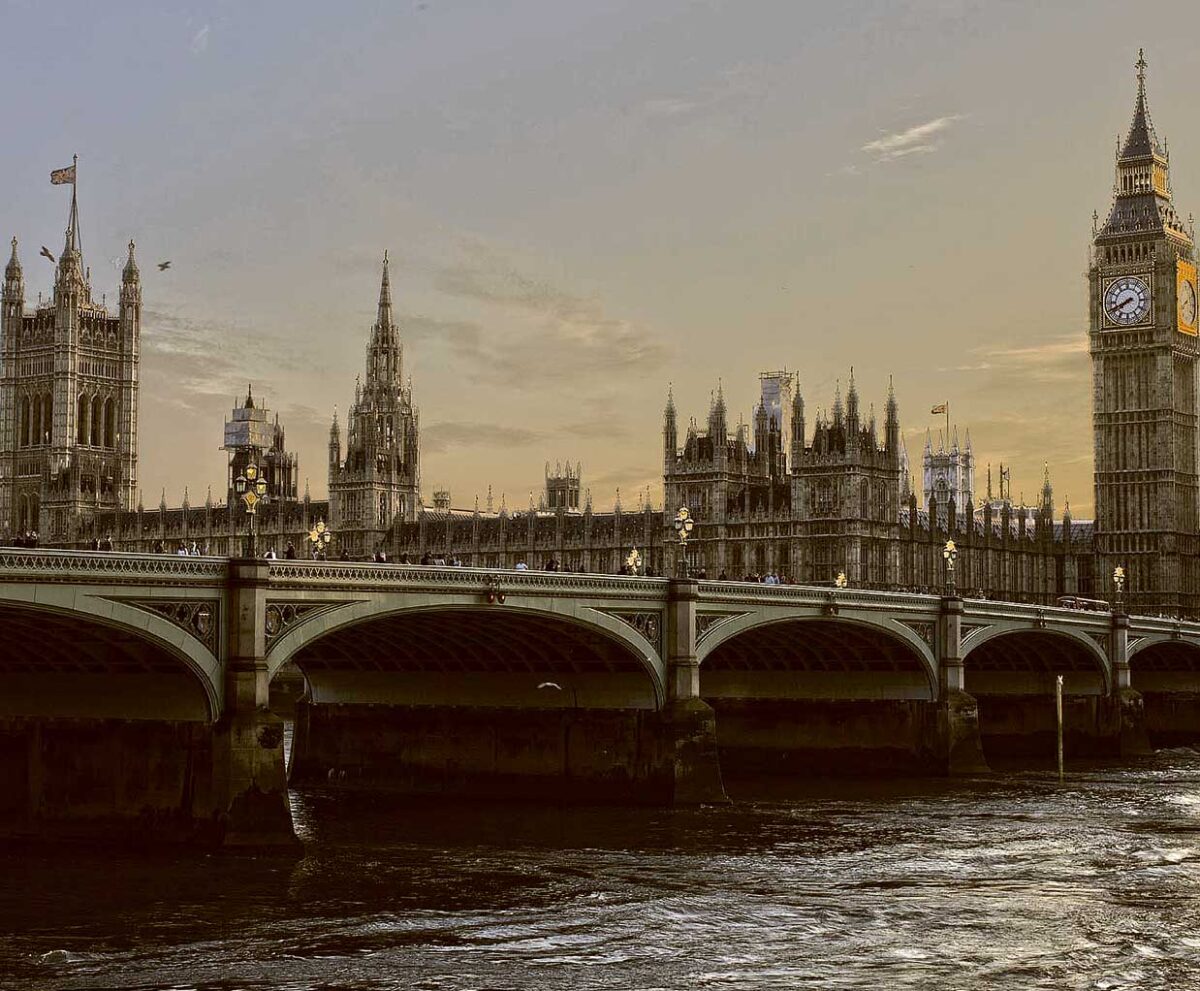 Iconic view of Westminster Bridge and Big Ben, captured in a stunning LED Box Frame for a timeless London decor."